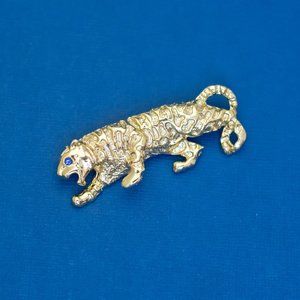 Vintage Light Gold Tone Intricate Tiger Blue Eyed Brooch by Gerry's D40